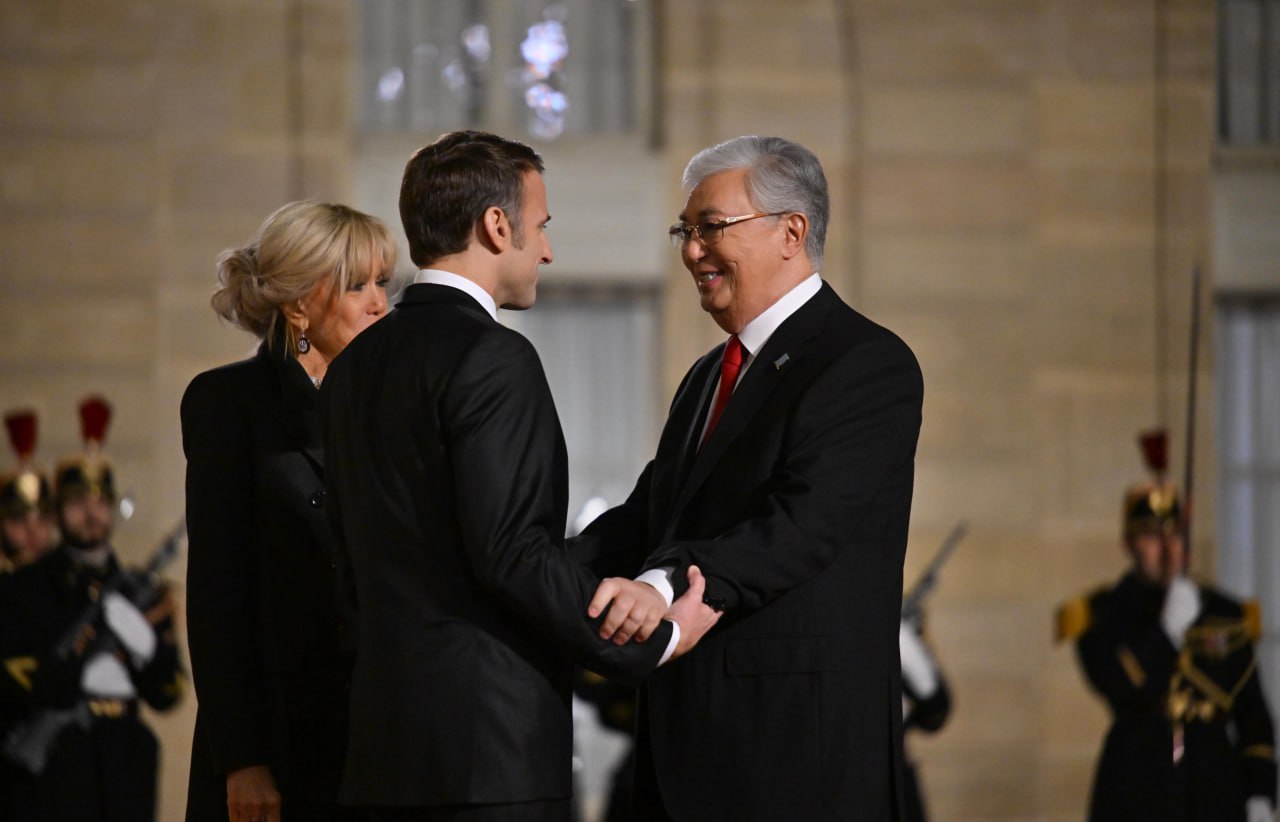 قاسىم-جومارت توقاەۆ فرانتسيا پرەزيدەنتىنىڭ اتىنان ۇيىمداستىرىلعان مەملەكەتتىك قابىلداۋعا قاتىستى