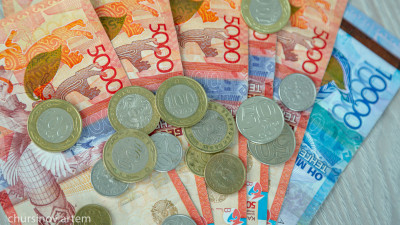 جۇمىس ىستەيتىن زەينەتكەرلەرگە زەينەتاقى تولەنە مە