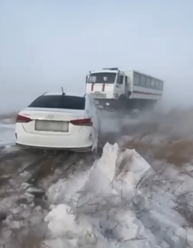 قاراعاندى وبلىسىندا قار قۇرساۋىندا قالعان 5 بالا قۇتقارىلدى