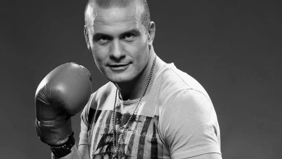 ۋكراينالىق تانىمال بوكسشى كوز جۇمدى