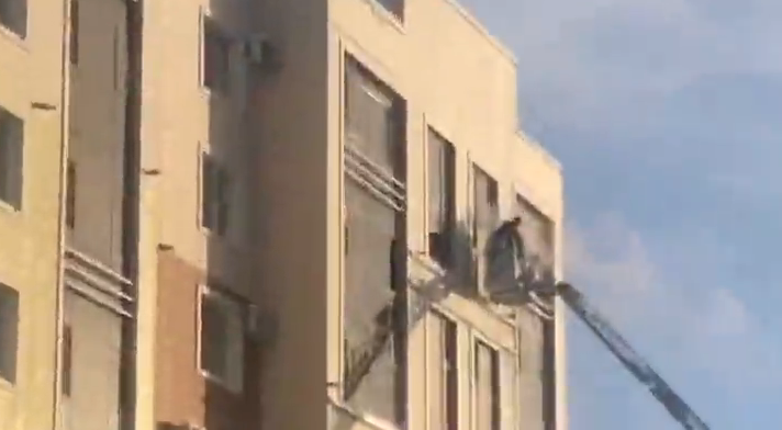 استانادا پاتەر ورتىنەن 3 ادام قۇتقارىلدى