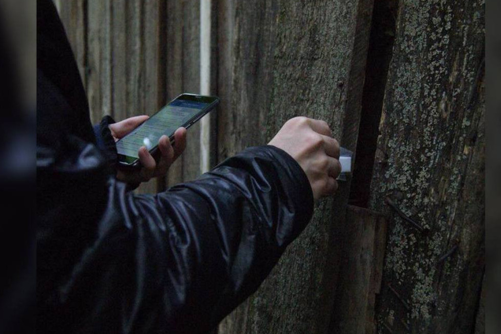 الماتىدا ەسىرتكى جارنامالاعاندار ۇستالدى