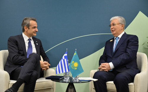 مەملەكەت باسشىسى گرەكيا پرەمەر-مينيسترىمەن كەزدەستى