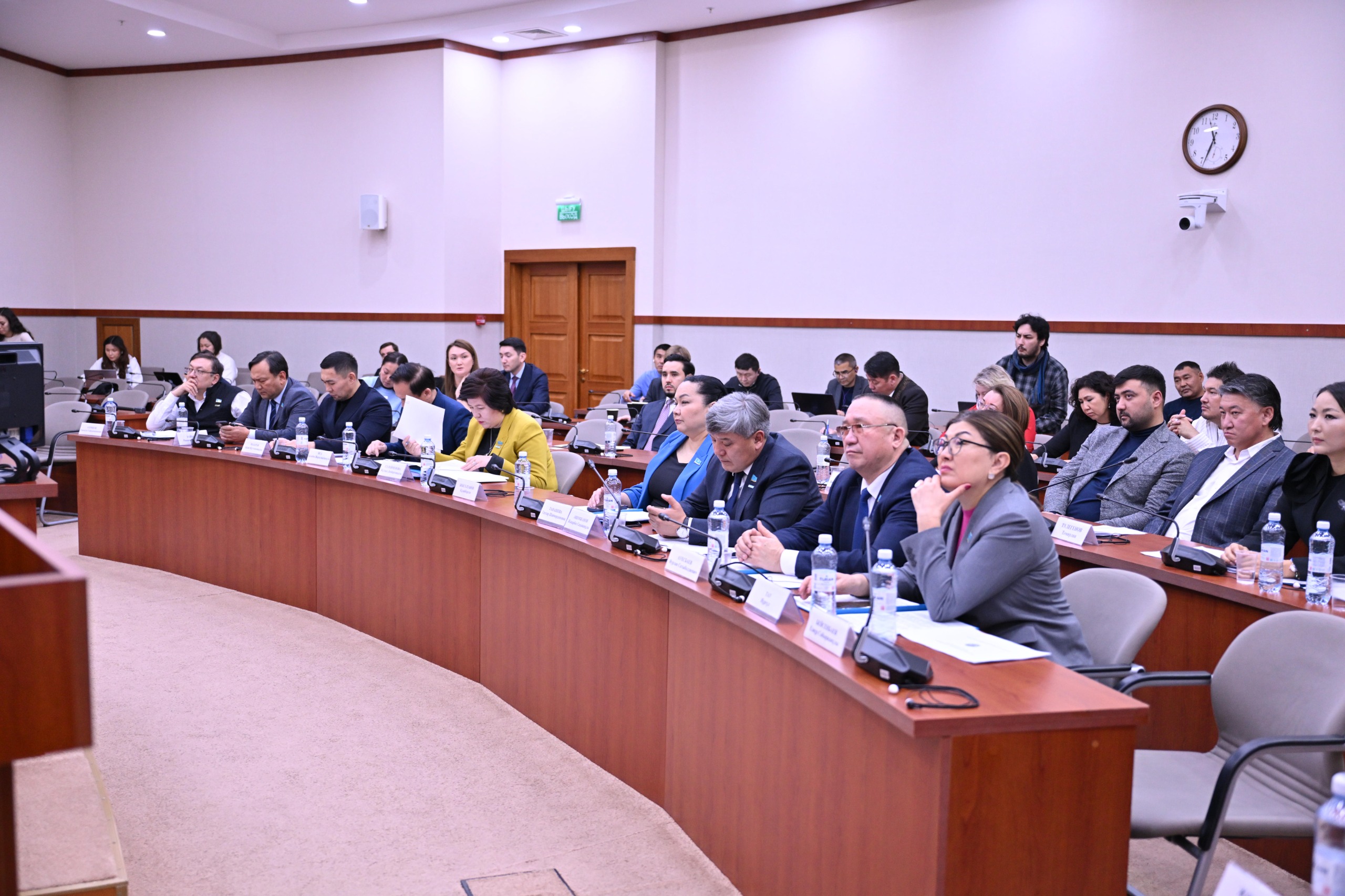 ت.تانىباەۆ.