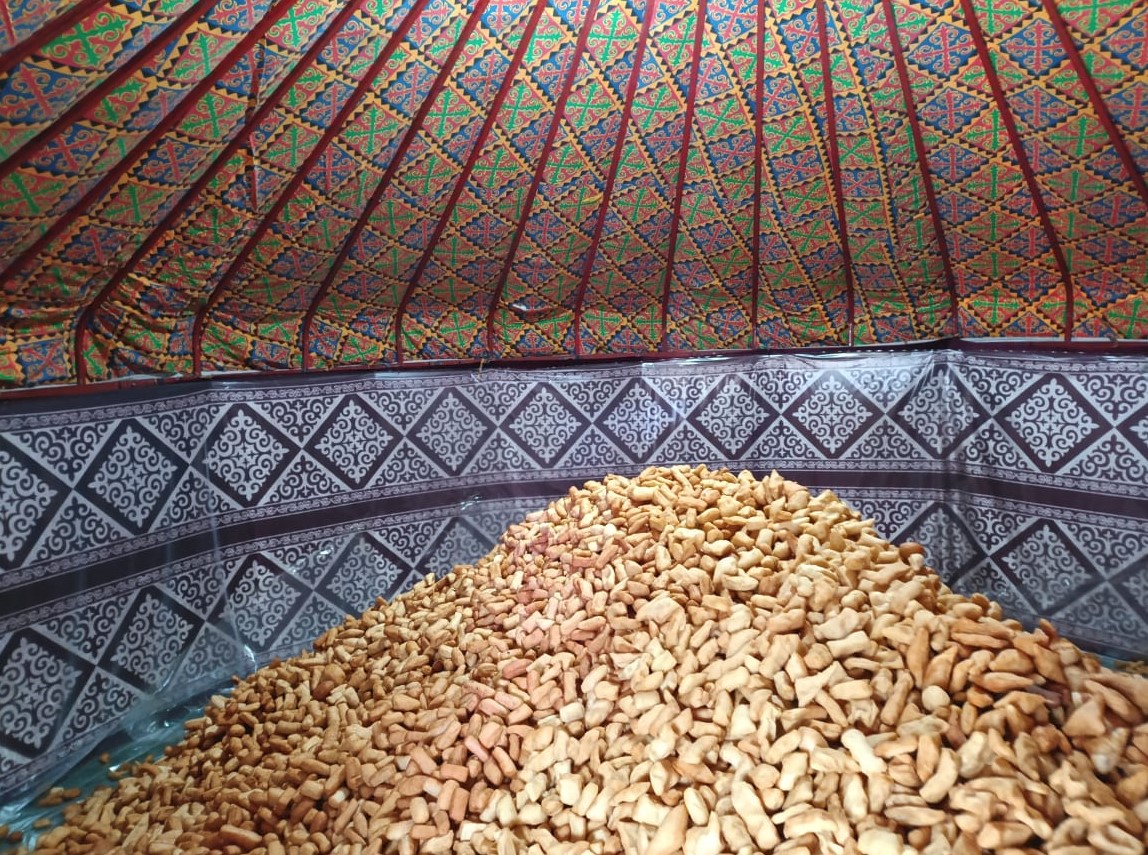 عالام عاجاپتارى: ەكى توننا باۋىرساق