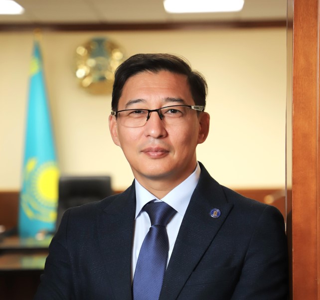 ادال ازامات ۇلگىسىن مەملەكەتتىك قىزمەتشى كورسەتۋى كەرەك