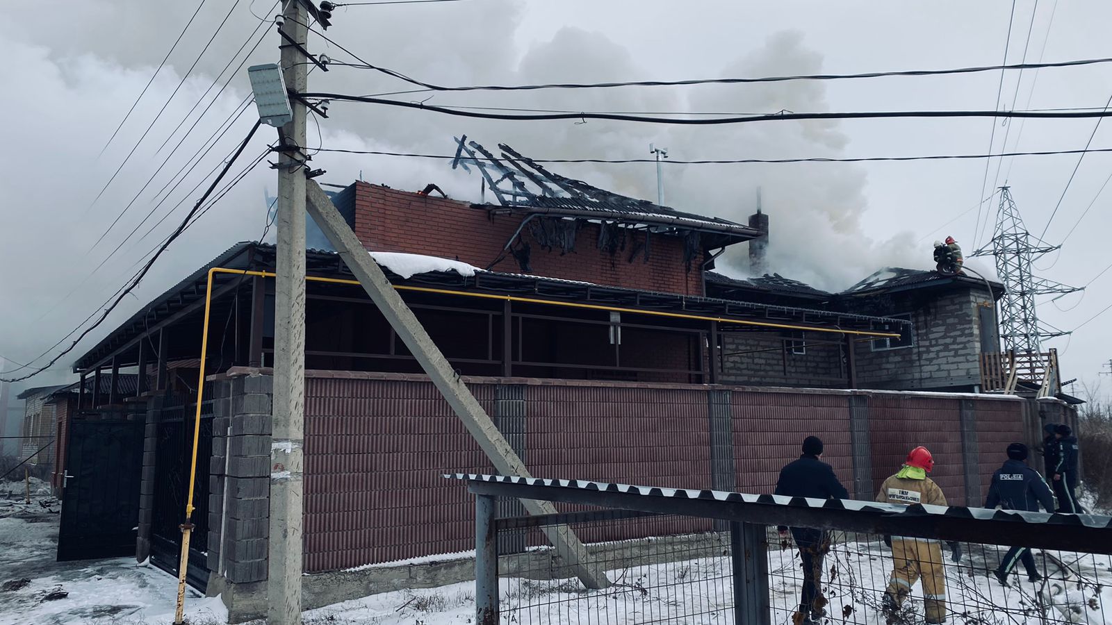 استانادا جەكە تۇرعىن ءۇي ورتەنىپ, ءتورت بالا كوز جۇمدى