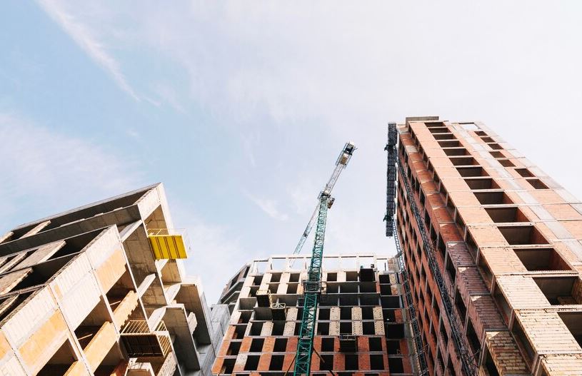 الماتى وبلىسىندا تۇرعىن ءۇي قۇرىلىسى قارقىن الدى