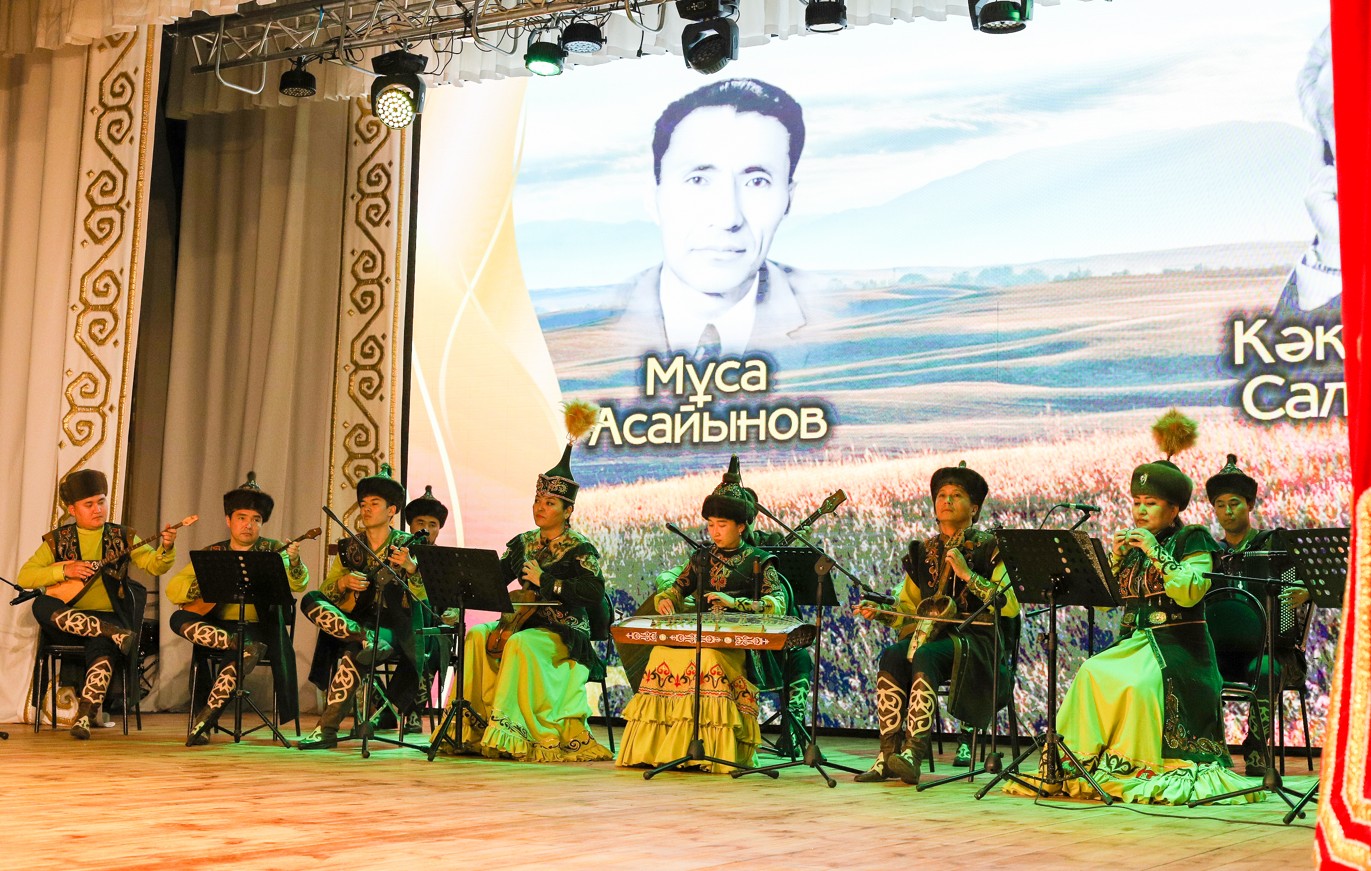 «مەن كەلدىم كەربەز كوكشە باۋىرىنان»