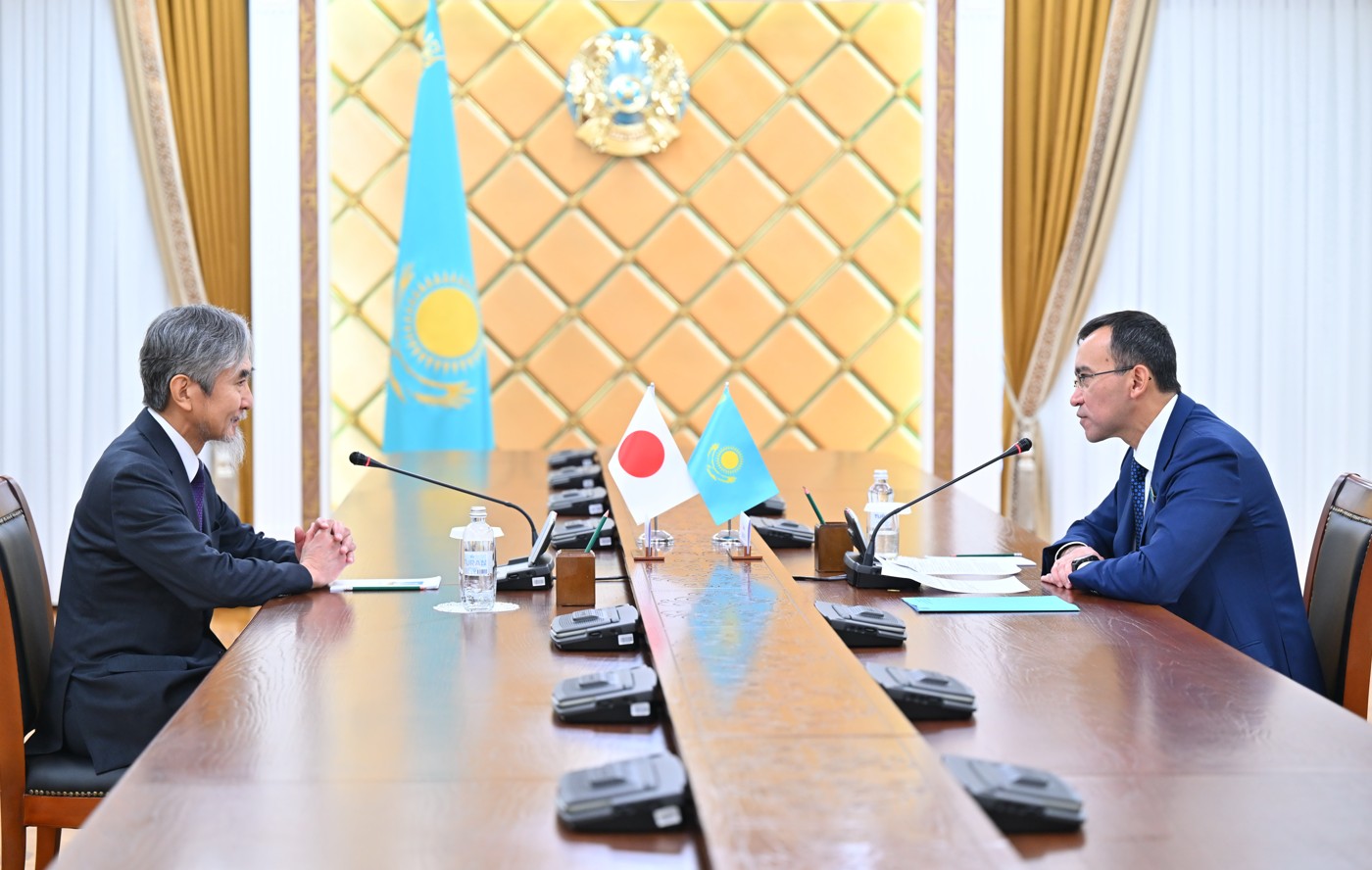 سەنات توراعاسى جاپونيا ەلشىسىمەن كەزدەستى