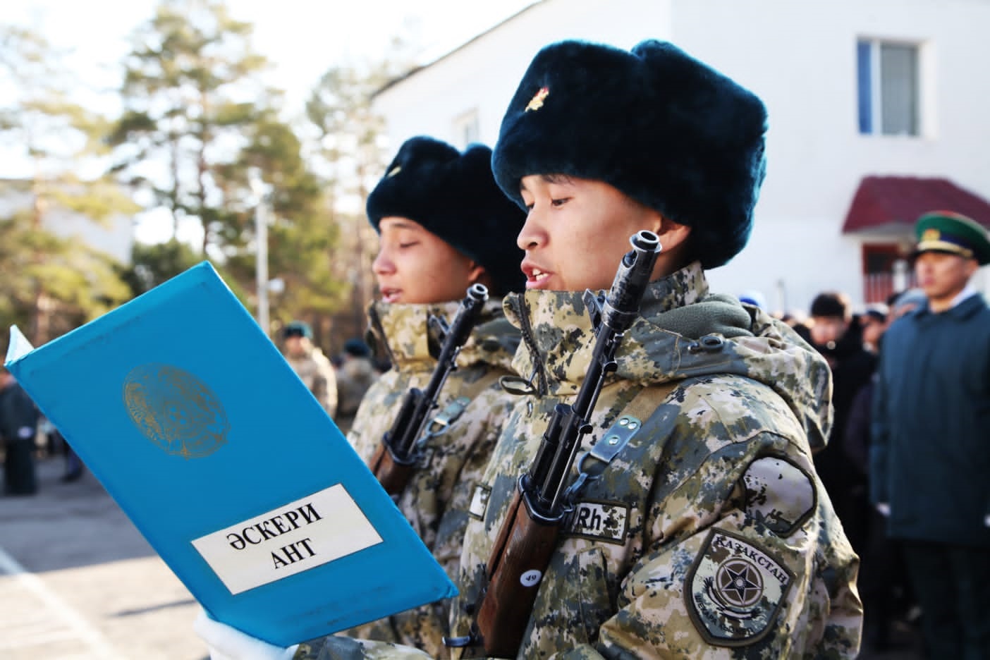 ساربازدار انت بەردى