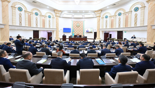 «ۇلتتىق قوردان 2025-2027 جىلدارعا ارنالعان كەپىلدەندىرىلگەن ترانسفەرت تۋرالى» زاڭ جوباسى ماقۇلداندى