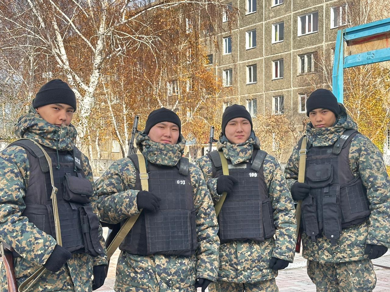 ەلگە قورعان ەگىزدەر