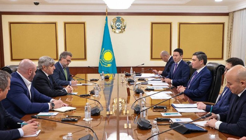 ۇكىمەتتە ءوندىرىستى لوكاليزاتسيالاۋدىڭ كەلەشەگى تالقىلاندى