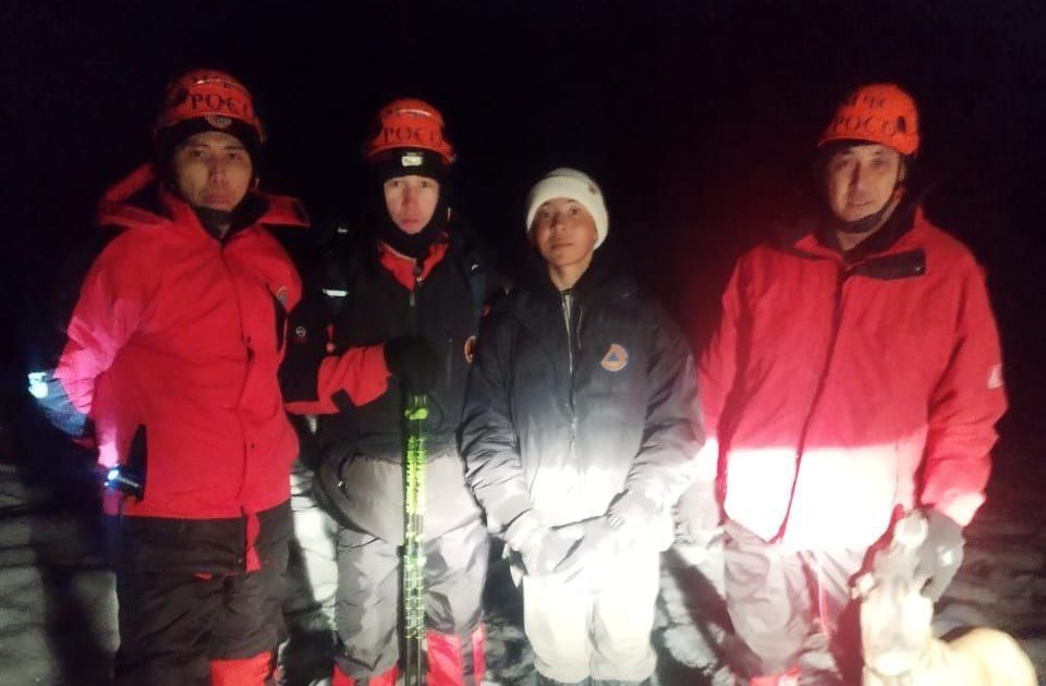 الماتىدا ءجاسوسپىرىم تاۋعا جالعىز شىعىپ, اداسىپ كەتكەن