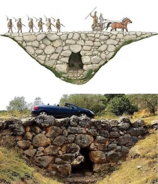 عالام عاجاپتارى: ەڭ كونە كوپىر