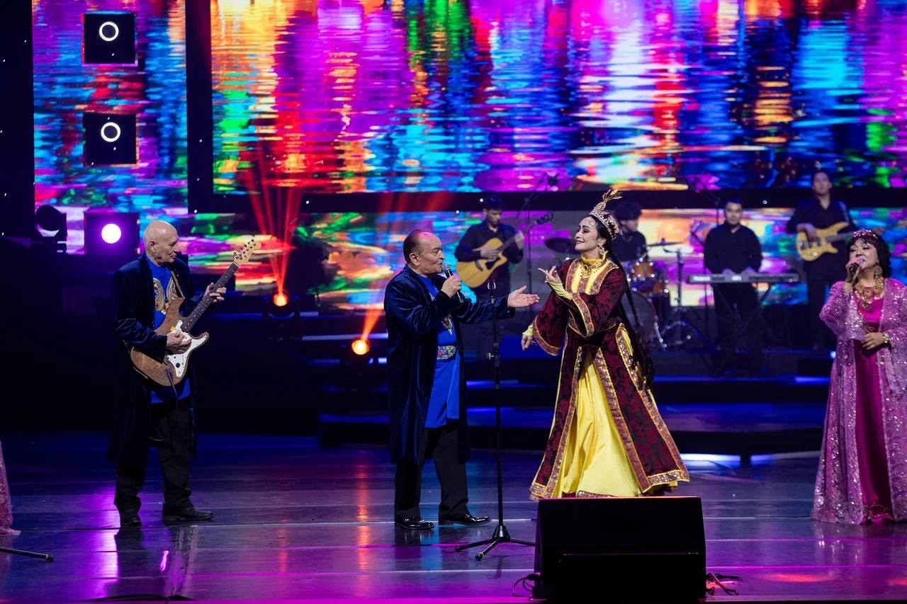 بەلگىلى «ياشلىك» ءانسامبلى 50 جىلدىق مەرەيتويىن اتاپ ءوتتى