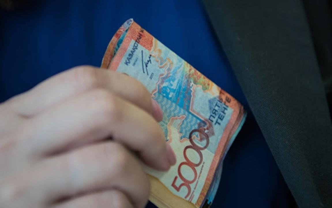 قىزىلوردادا پارا العان پوليتسيا قىزمەتكەرى ۇستالدى