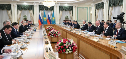 قازاقستان – ءبىزدىڭ ستراتەگيالىق سەرىكتەسىمىز جانە سەنىمدى وداقتاسىمىز - ۆلاديمير پۋتين