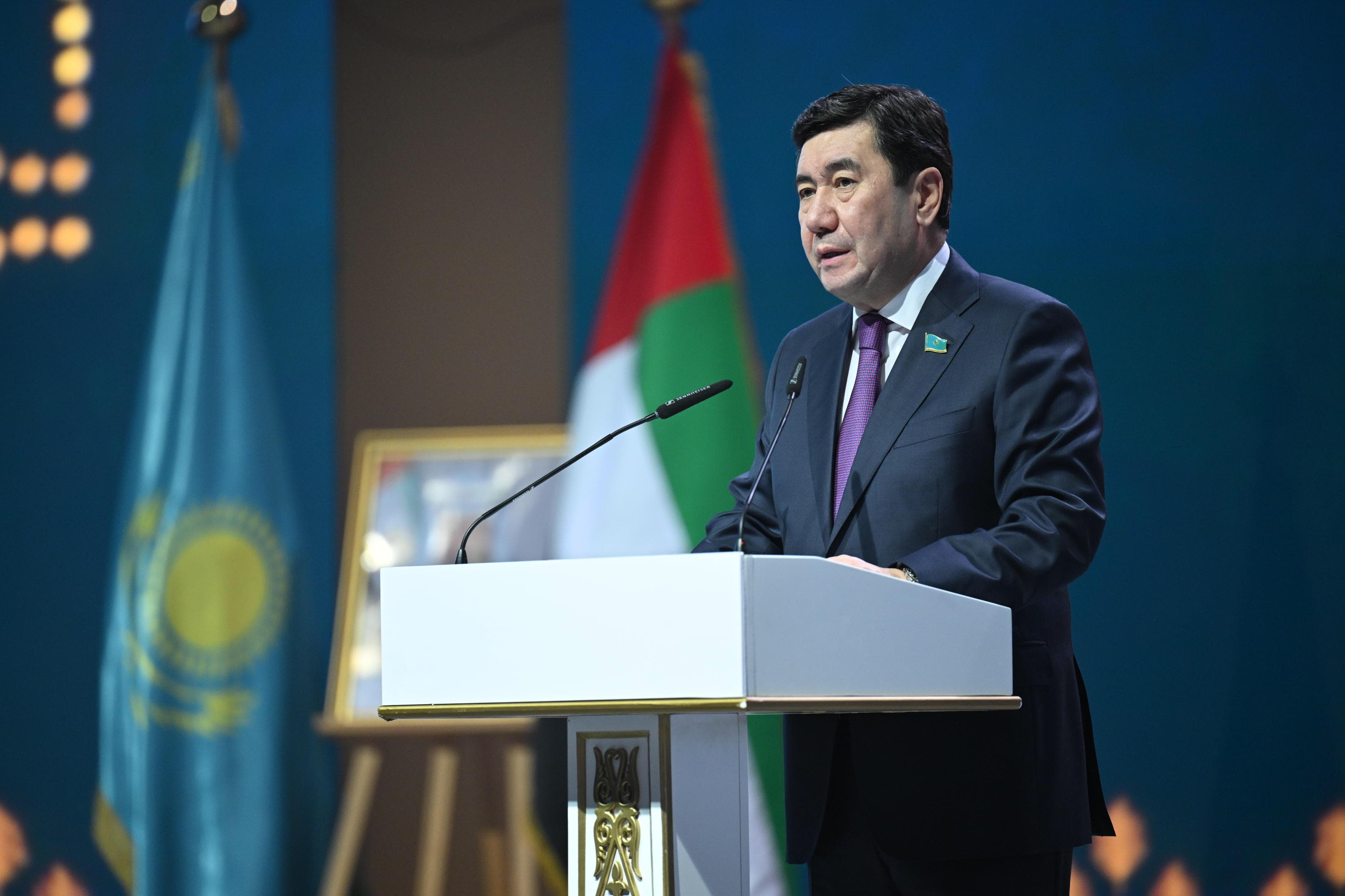 ەرلان قوشانوۆ ءباا ۇلتتىق كۇنىنە ارنالعان جيىنعا قاتىستى