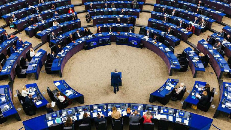 ەۋروپالىق پارلامەنت ەۋروپالىق كوميسسيانىڭ جاڭا قۇرامىن بەكىتتى