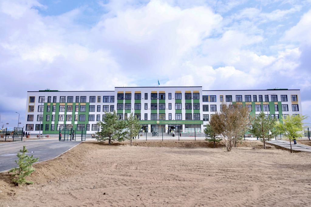 جارقىراعان «جايلى مەكتەپ» مىرجاقىپ دۋلات ۇلى اتىنا سۇرانىپ تۇر