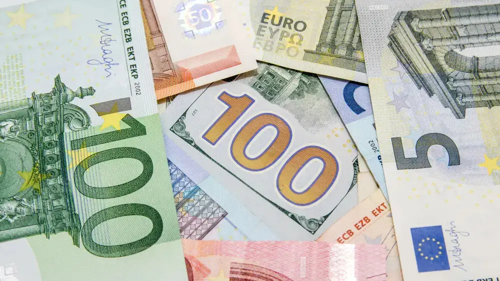 ىستانبۇلدا 3,6 ميلليون جالعان ەۋرو تاركىلەندى