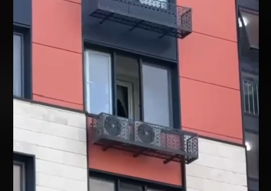 قاراعاندىدا 17-قاباتتان سەكىرمەك بولعان قىز قۇتقارىلدى