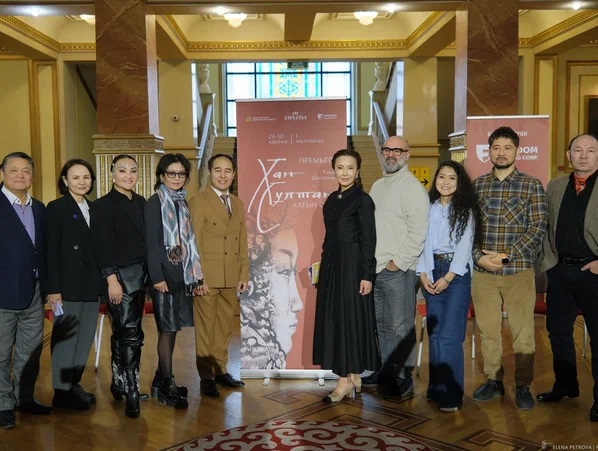 ساحنا تورىندە – «حان سۇلتان»