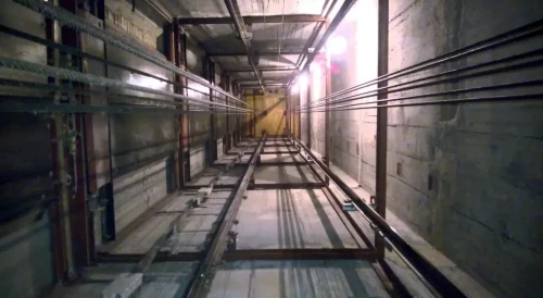 الماتىدا جۇمىسشى جۇك ليفتىنە قىسىلىپ كوز جۇمدى