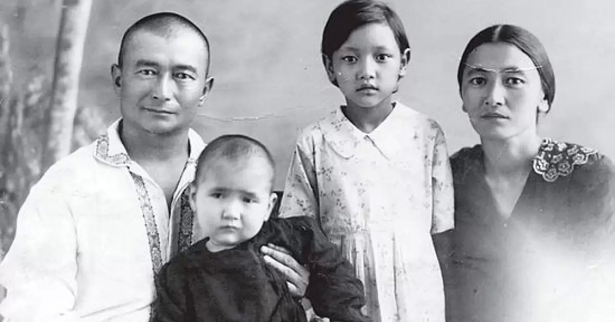 اقىن قاسىم امانجولوۆتىڭ قىزى ومىردەن ءوتتى