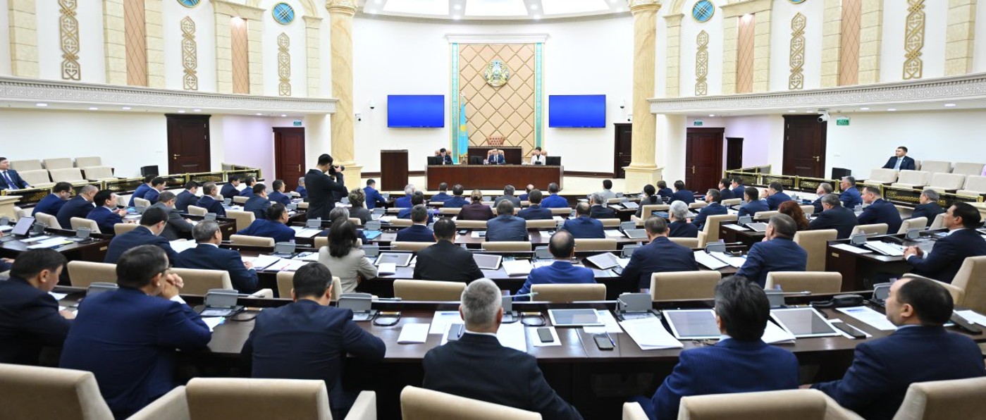 رەسپۋبليكالىق بيۋدجەتتى ناقتىلاۋ تۋرالى زاڭ ماقۇلداندى