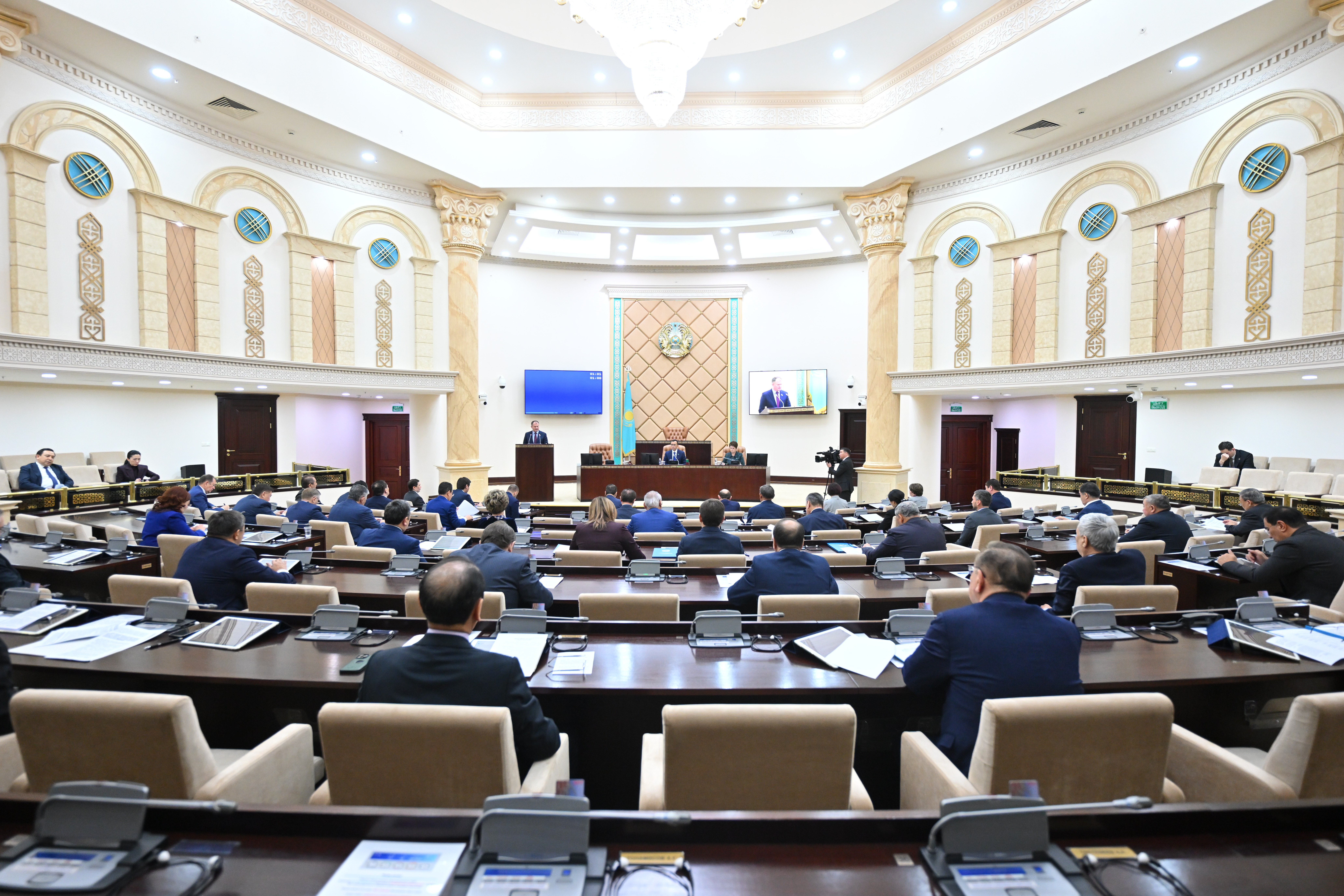 سەناتورلار «كەلەشەك» جيناقتاۋ جۇيەسىنە قاتىستى زاڭدى ماقۇلدادى