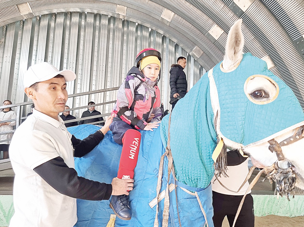 جەتىسۋداعى تۇڭعىش يپپوتەراپيا ورتالىعى