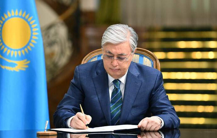 پرەزيدەنت ەنەرگەتيكتەردى ماراپاتتاۋ تۋرالى جارلىققا قول قويدى