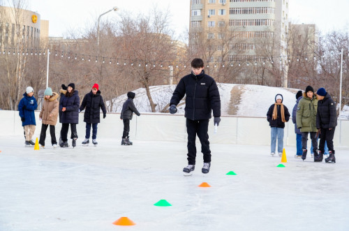 ەلوردانىڭ «بايقوڭىر» اۋدانىندا اۋقىمدى مۇز ايدىنى اشىلدى