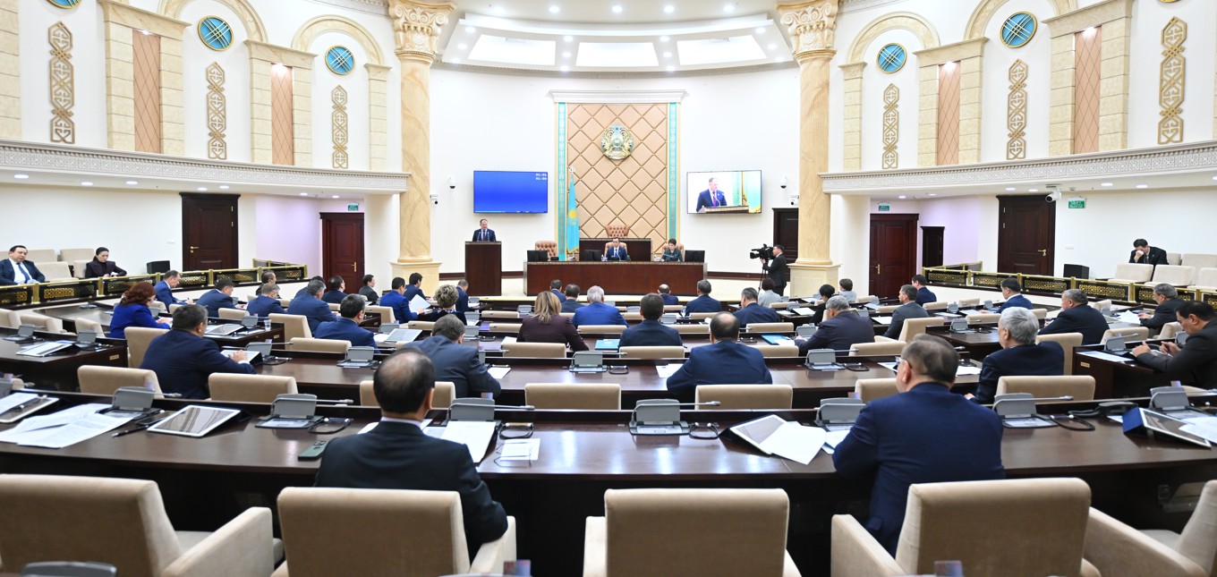 «كەلەشەك» باعدارلاماسىنا قاتىستى زاڭ ماقۇلداندى