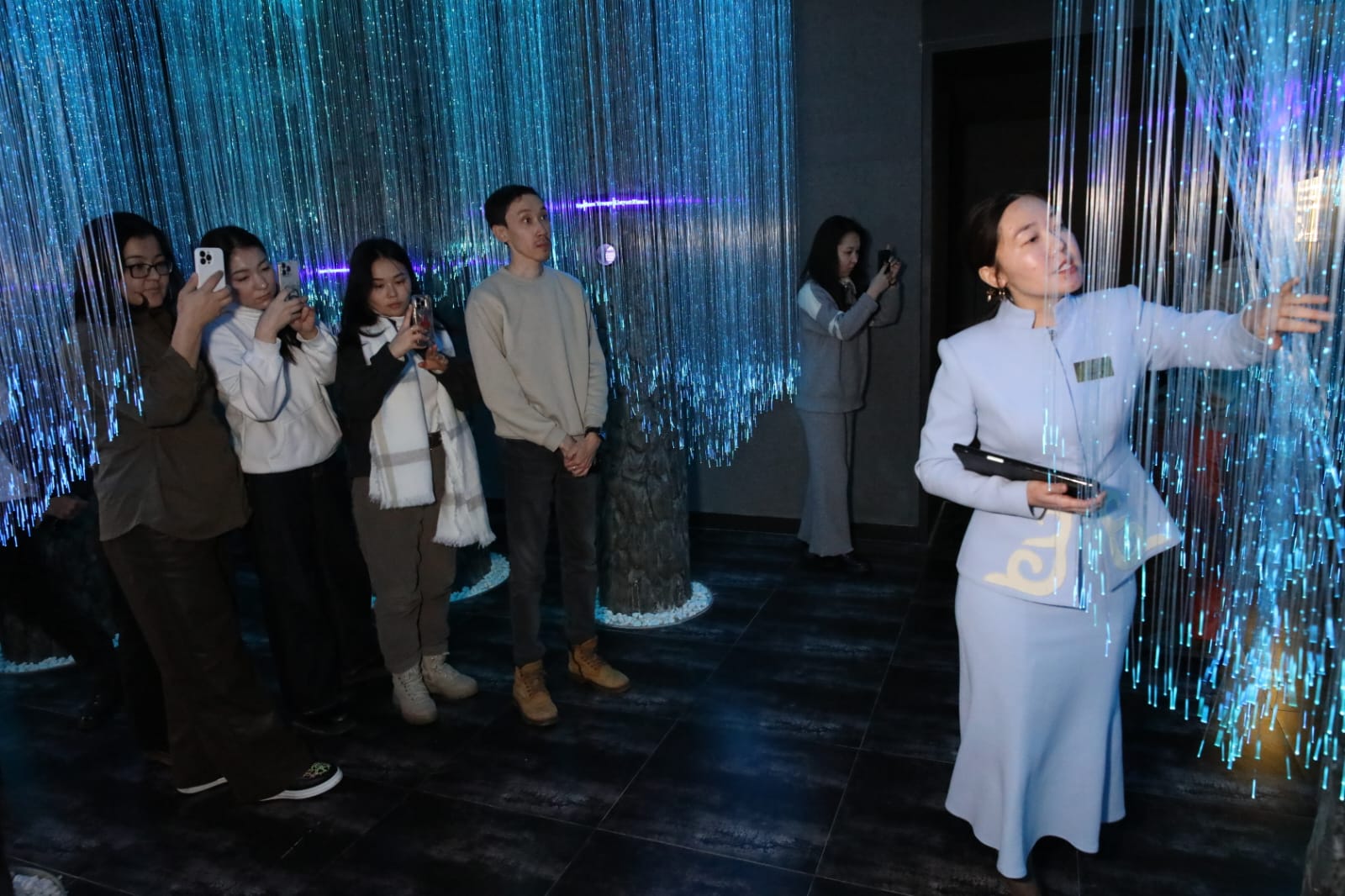 بۋرابايداعى مۋلتيمەديالىق ينتەراكتيۆتى كەشەنگە كەلۋشىلەر كوپ