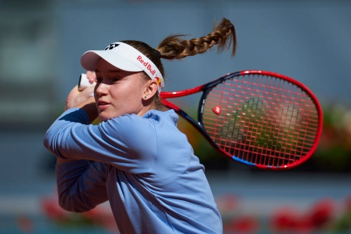 ەلەنا رىباكينا ابۋ-دابيدە وتەتىن بەدەلدى تۋرنيردە ونەر كورسەتەدى