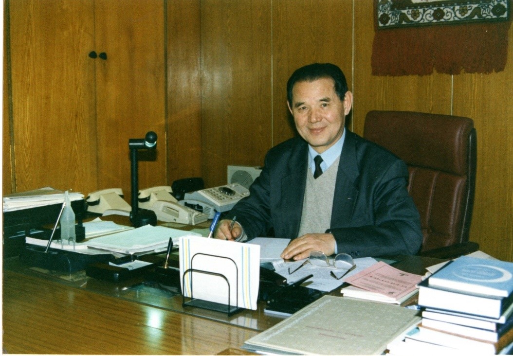 الەمدىك دەڭگەيدەگى عالىم