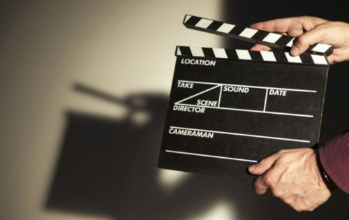 قازاق كينوسىندا ارالاس ءتىل قولدانۋعا تىيىم سالۋ كەرەك - سەناتور