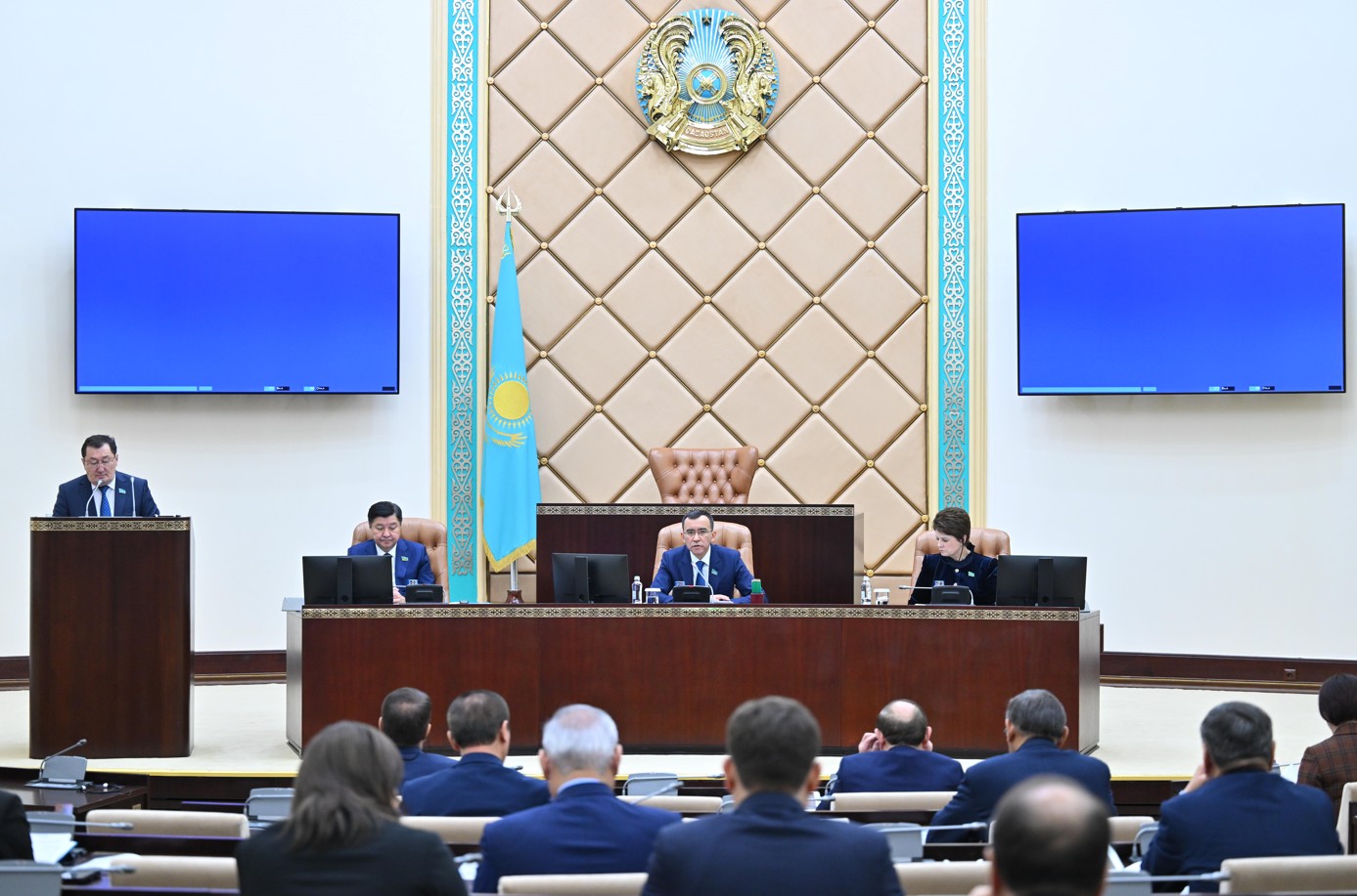 ەسىرتكى ساۋداسىنا قارسى زاڭ ماقۇلداندى