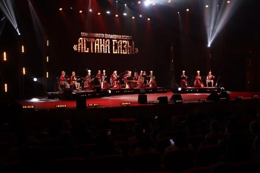 «استانا سازى» فولكلورلىق ءانسامبلى جەكە كونتسەرت بەردى