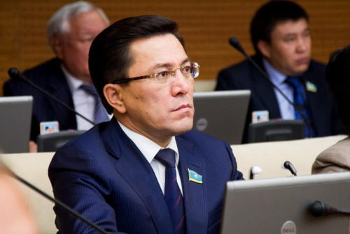 تەمىرجول تاسىمالى نارىعىندا ءالى دە باسەكەگە قابىلەتتى ەمەسپىز - دەپۋتات