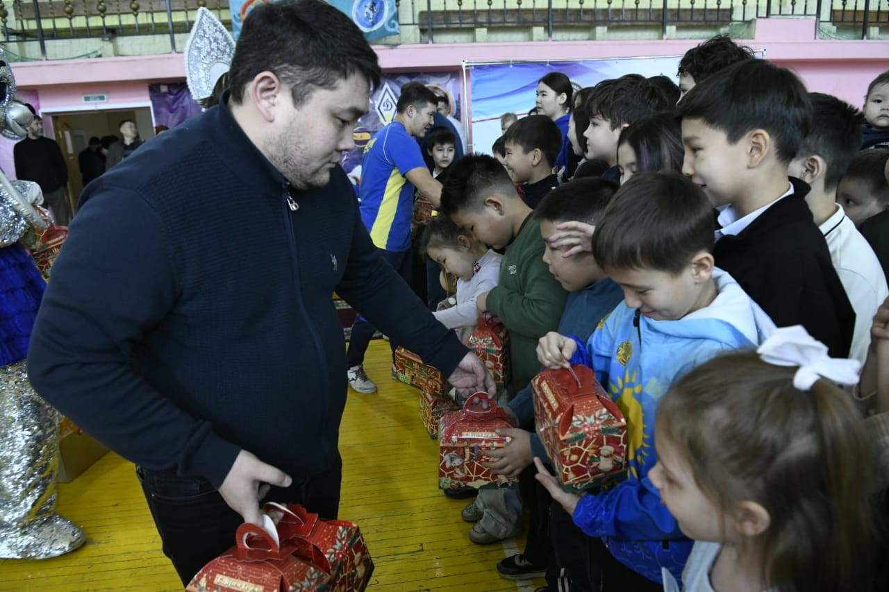 اۋلا كلۋبىنىڭ ۇزدىكتەرىنە قۇرمەت