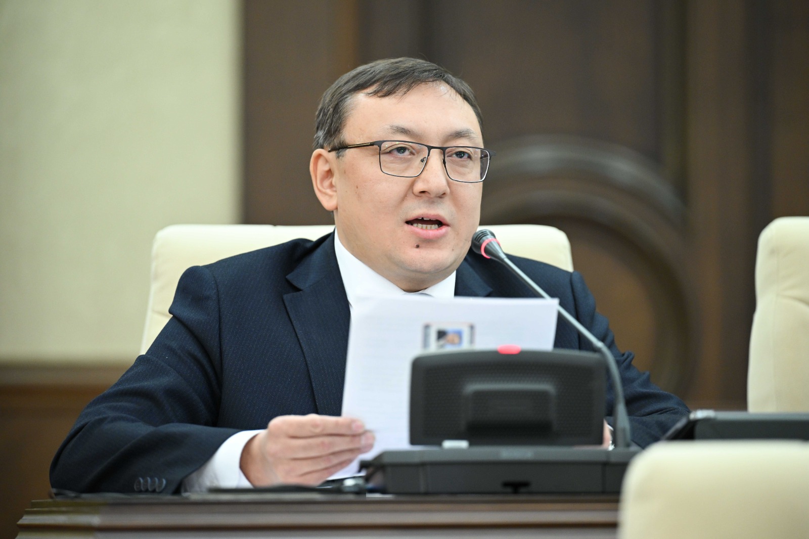 مۇگەدەك بالالاردىڭ اتا-انالارىن زەينەتكە ەرتە شىعارۋ ۇسىنىلدى