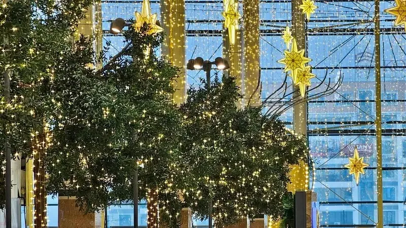 «مۇعالىم جاراقات الدى»: كىنالى كىم؟