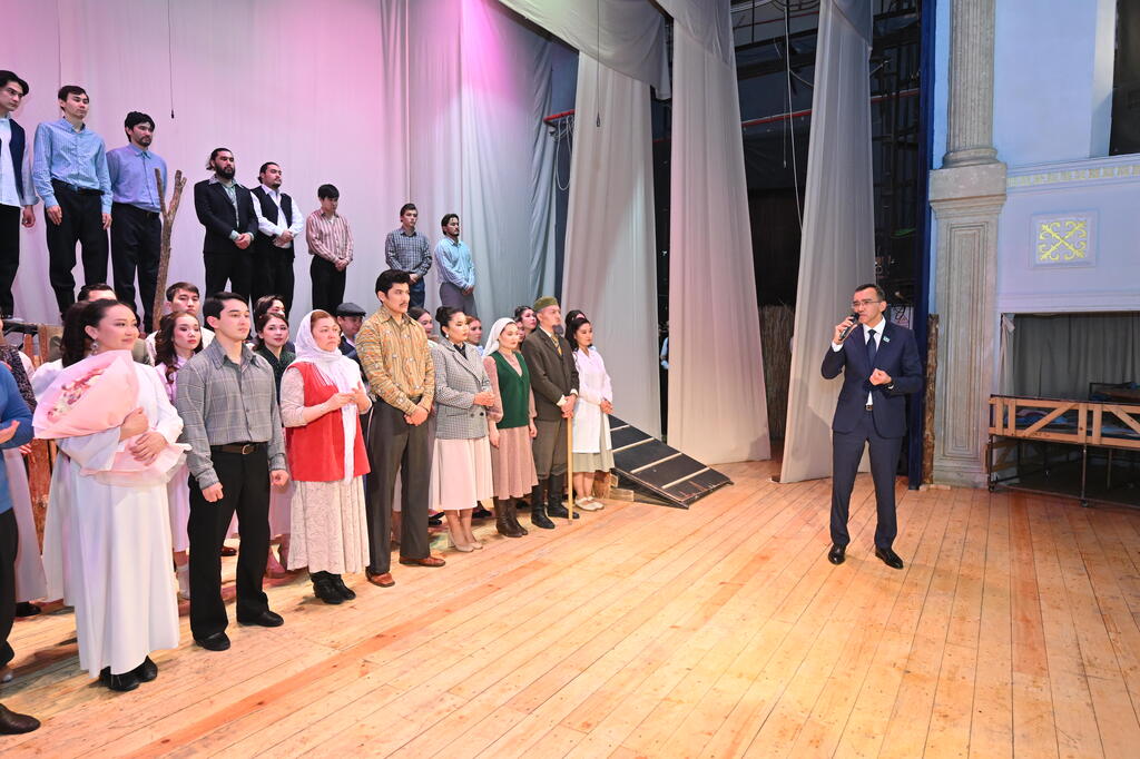 «گاۋھارتاس» سپەكتاكلىنىڭ مەرەيلى قويىلىمى