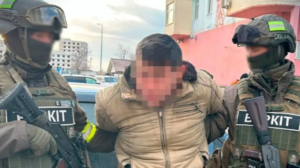 ۇقك ەسىرتكى ساتۋمەن اينالىسقان ءۇش كۇدىكتىنى ۇستادى