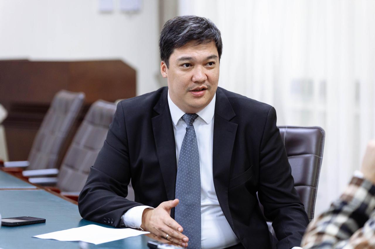 اسەت تۇرىسوۆ: تسيفرلى جوبالاردى ەنگىزۋ قارجى جۇيەسىنىڭ تيىمدىلىگى مەن اشىقتىعىن ارتتىرادى